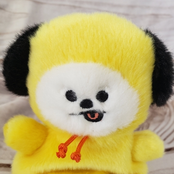 Aurora Chimmy BT21 Yellow Palm Pals Plush Beanbag Floppy 6 Inch 2023 Kawaii - Picture 2 of 7